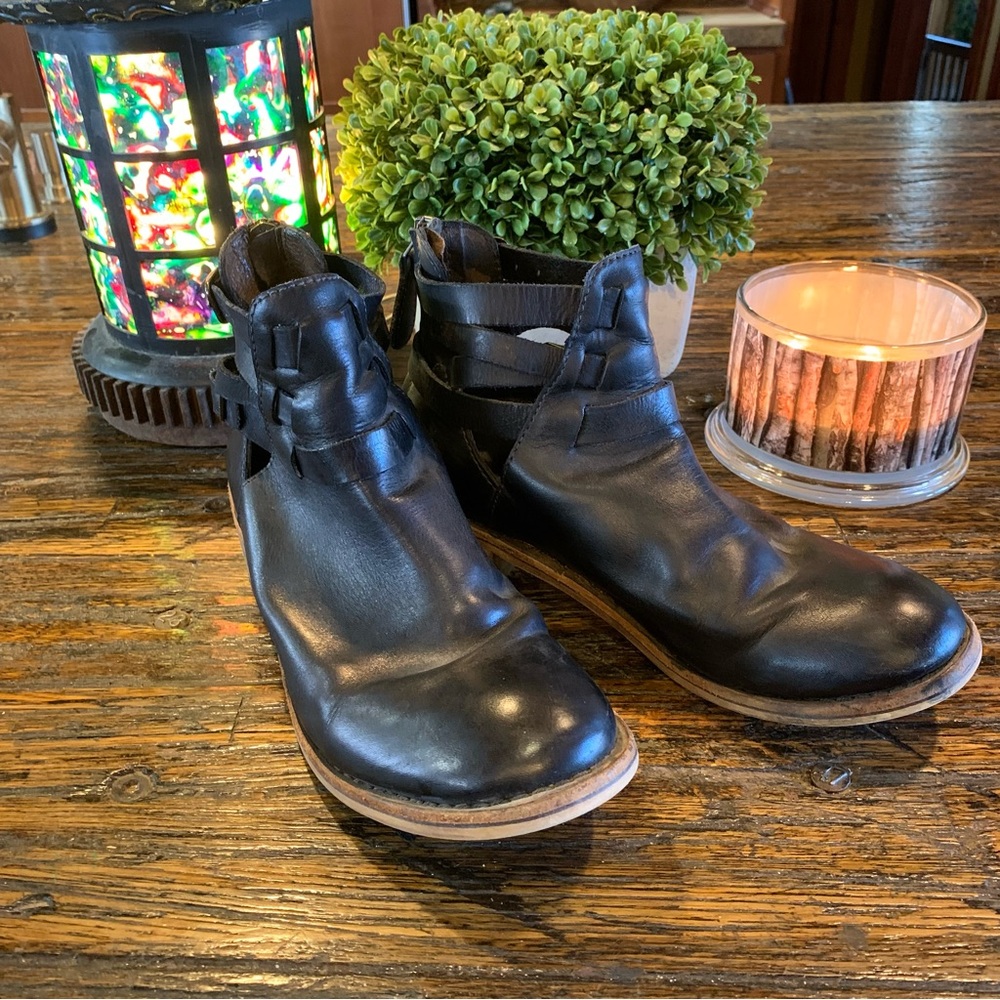 Anthro Anthropologie Gee Wawa Ankle Brandi Boots Black *Read* 7